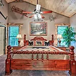 Eclectic Cabin With Hot Tub 1 Mi To Ober Gatlinburg