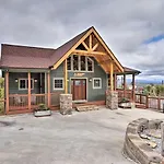 Woodsy Retreat With Fire Pit And Resort Amenities