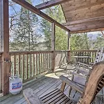 The Great Escape Gatlinburg Getaway With Hot Tub!