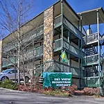 Mtn Condo With Views, Close To Dtwn Gatlinburg!