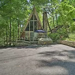 Snuggle Inn In The Heart Of Chalet Village!