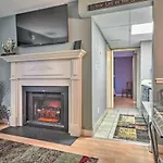 Cozy Downtown Gatlinburg Condo With Pool Access
