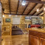 Gatlinburg Views A Unique Cabin Mountain Views Expansive Decks Adjacent To Gatlinburg & Ski Lodge Cabin