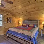 Gatlinburg Cabin With Pool Table And Hot Tub!