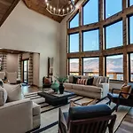 Piney Estate Hot Tub Game Theater Room