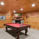 Cozy Bear Lodge