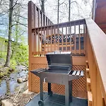 Lovely Gatlinburg Cabin With Private Hot Tub!
