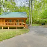 Cabin With Hot Tub About 6 Mi To Downtown Gatlinburg!