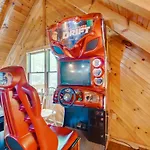 Cabin With Hot Tub About 6 Mi To Downtown Gatlinburg!