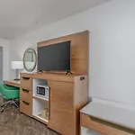 Crossroads Inn & Suites