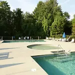 * *Luxury 4 Bdrms, Views, Theater, Arcade, Firepit