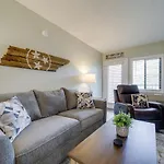 Stylish Gatlinburg Condo With Pool Walk Downtown!