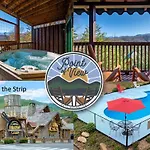 Spacious Smokies Cabin - Hot Tub With Mountain Views