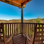 Full Equipped Cabin With A Pool And Game Room Smokies Views