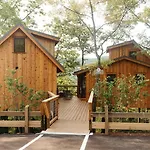 The Spruce In Treehouse Grove At Norton Creek