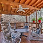 Cozy Cabin With Mountain Views Near Skylift Park!