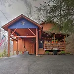 Cozy Cabin With Mountain Views Near Skylift Park!