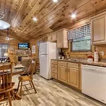 Dog Friendly, Romantic Mtn Getaway Hot Tub Pool