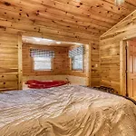 Dog Friendly, Romantic Mtn Getaway Hot Tub Pool