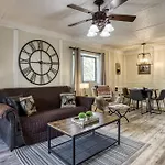 Modern Style, 2 Bed Condo, Pool In Gatlinburg!