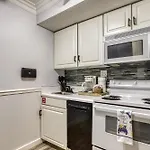 Modern Style, 2 Bed Condo, Pool In Gatlinburg!