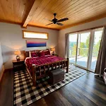 Close Enough To Perfect Luxurious 4 Bedroom Cabin With Game Room & Stunning Views