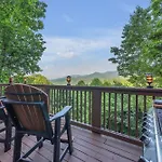 Family Chalet With Sauna, Hottub, Heavenly Views! Mins To Downtown!