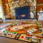 3 Mi To Dtwn Mtn-View Cabin In Gatlinburg!