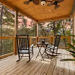 Romantic Cabin Retreat By Ghosal Luxury Lodging