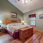 Cozy Cub Cabin