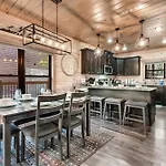 New Luxury Vacation Home Cabin In Smoky Gatlinburg - Theater Room