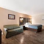 Econo Lodge Inn & Suites On The River