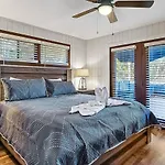 Cozy Blue Cottage With Hot Tub, 5Min To Downtwn Gatlinburg