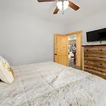Close To Downtown Gatlinburg Amazing Mount Leconte Views Hot Tub Game Room