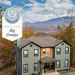 Greene Mountain Lodge By Avantstay Sleeps 22 Hot Tub Game Room Theater
