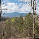Mountain Charm- Three-Bedroom Cabin