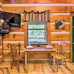 Secluded Forest Cabin, 4 Mi To Downtown Gatlinburg