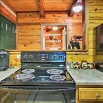 Secluded Forest Cabin, 4 Mi To Downtown Gatlinburg