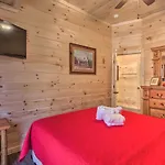 The Phoenix Cabin With Hot Tub In Gatlinburg!