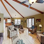 Roundette Cabin