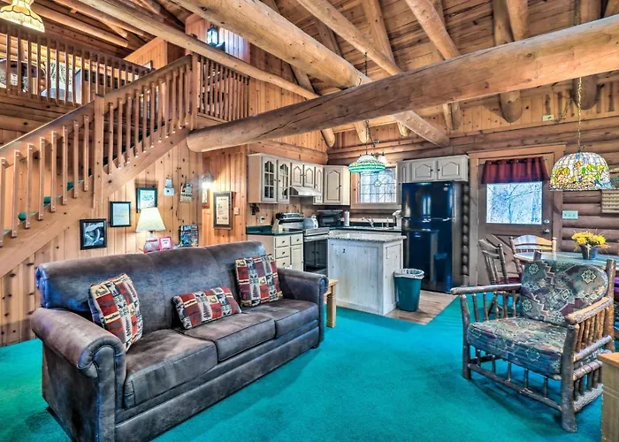 Gatlinburg Log Cabin With Hot Tub And Mountain Views!