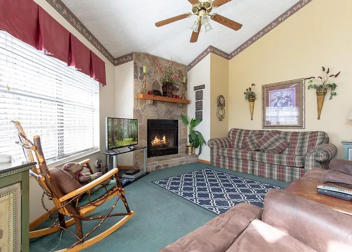 Mountain High View, 3 Bedrooms, Pool Access, Fireplace, Wifi, Sleeps 8