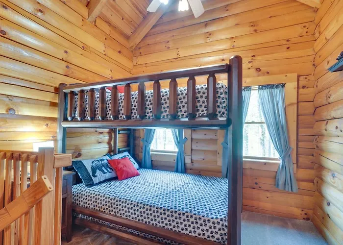 Lovely Gatlinburg Cabin With Private Hot Tub!