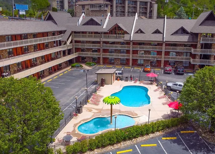 Crossroads Inn & Suites