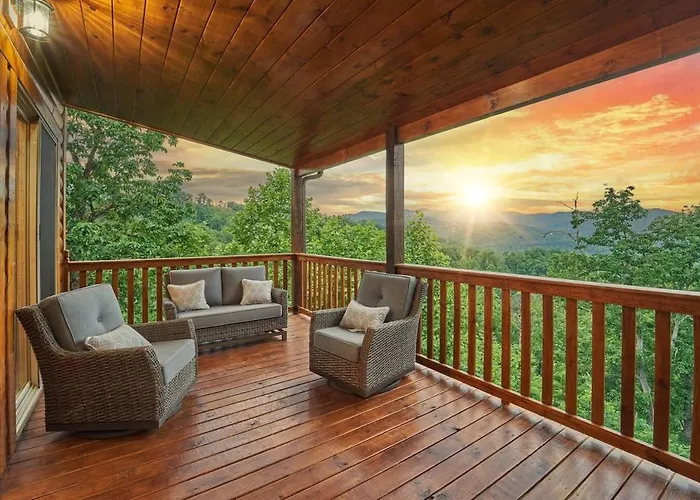 Mountain View, Indoor Pool, Luxury Cabin, Bears