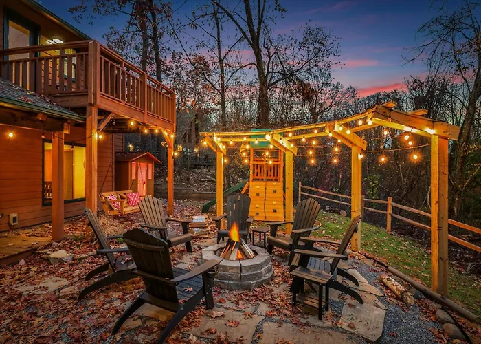 Black Bear Bnb ~ Game Room ~ Hot Tub ~ Firepit