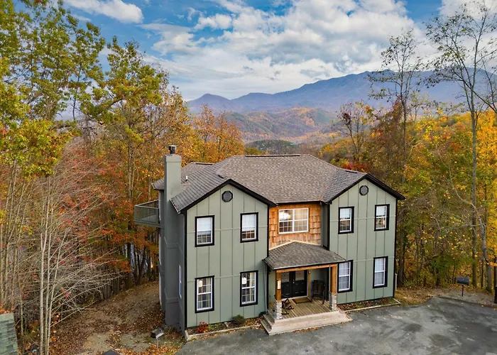 Greene Mountain Lodge By Avantstay Sleeps 22 Hot Tub Game Room Theater