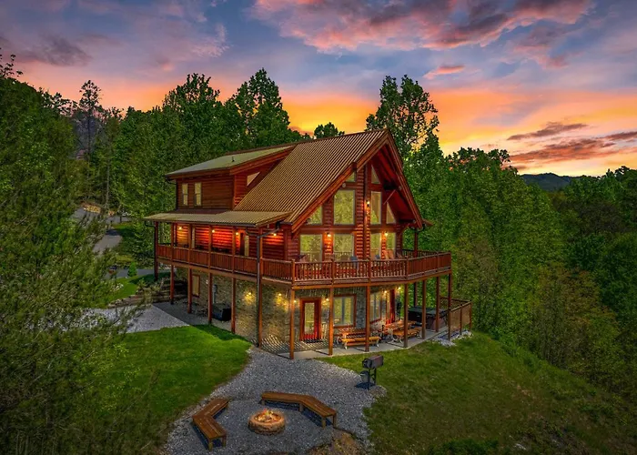 Ridge View Lodge Nature And Mountain View - Hot Tub - Firepit - Yard - Games
