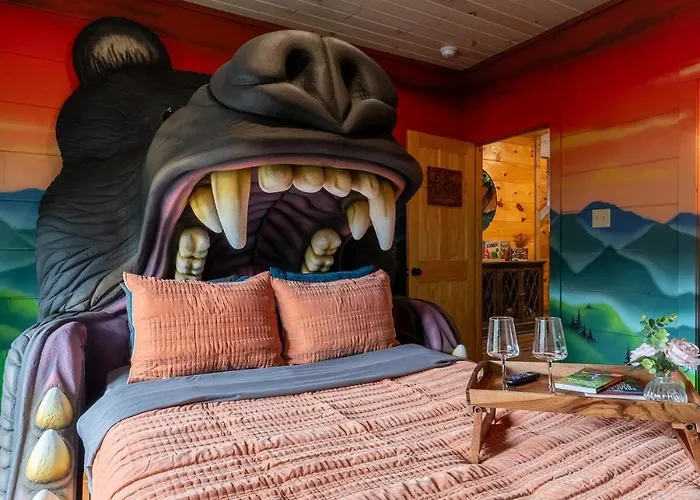 Honeybear Hideaways - New Bear-Themed Cabin Cozy And Family Friendly Retreat With Indoor Pool, Game Room, Bear Room And Hot Tub