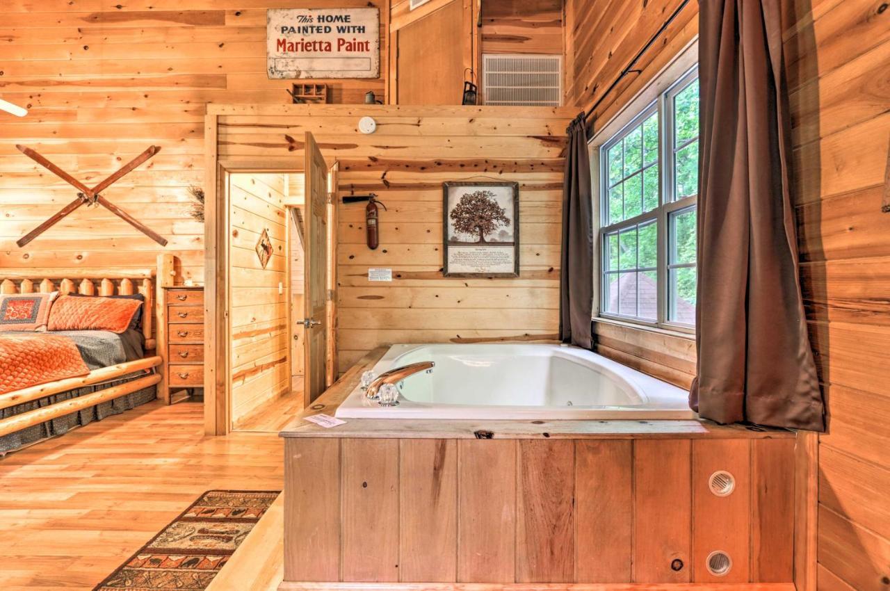 Holiday home Cabin In The Woods With Hot Tub, Fire Pit *